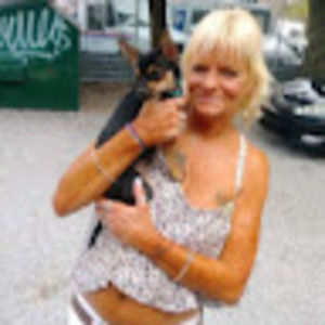 Meet your Posher, Debbie